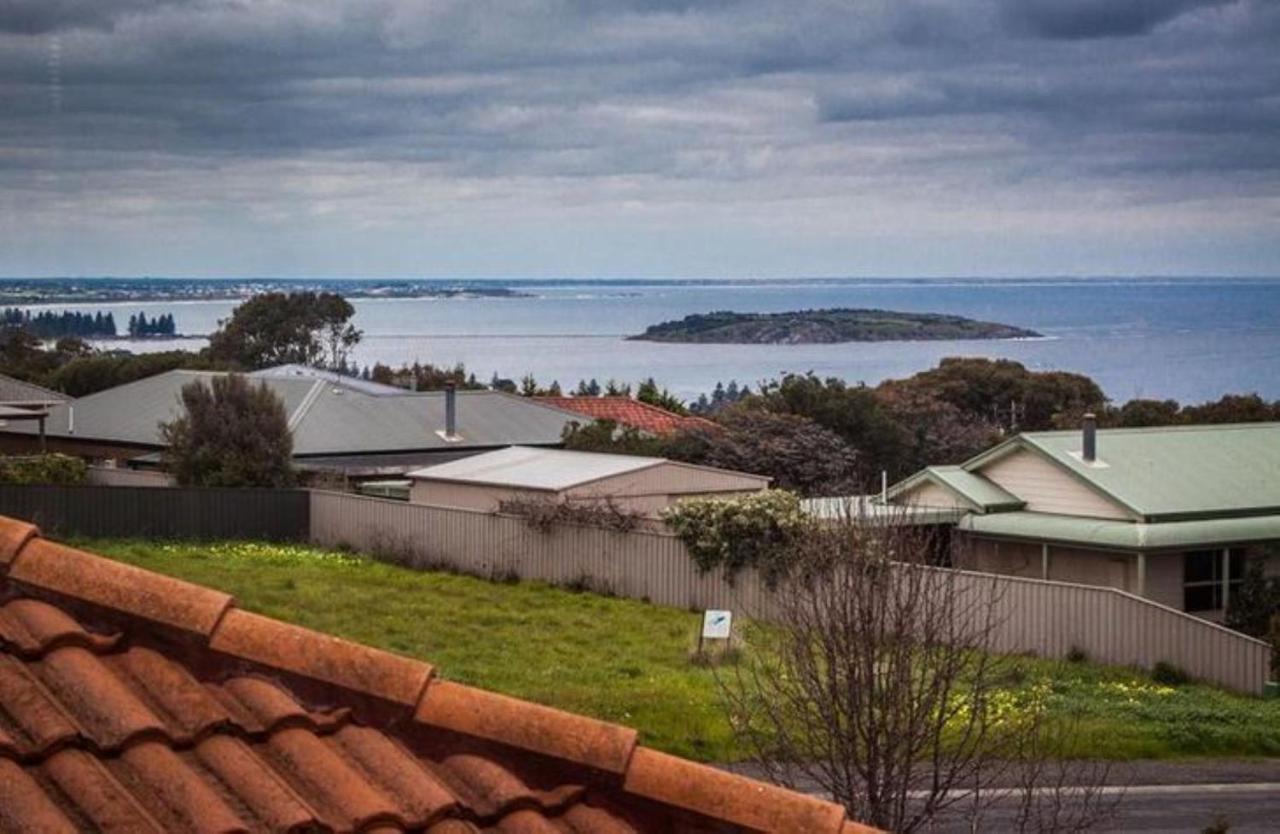 Spacious Relaxing Family Home In Encounter Bay Exterior photo